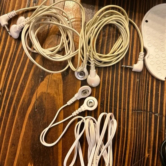 Hi-Dow AcuXP Micro Physical Therapy TENS/EMS Unit Pain Relief Device Bundle EUC - Picture 4 of 5